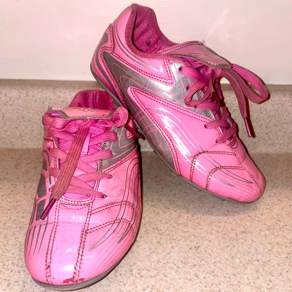 Used - Vizari Youth Pink Soccer Cleats - Size 1.5